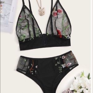 Floral embroidery mesh lingerie set